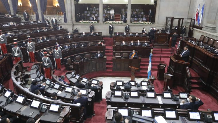 La junta directiva levantó la sesión el pasado lunes por falta de cuórum, pero antes avaló designación de magistrados a la CC por el Cang. (Foto Prensa Libre: Esbin García)