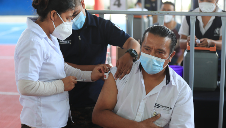 A partir de esta semana el INE medirá el mercado laboral y determinará las actividades en que se han empleado los guatemaltecos durante la pandemia. (Foto Prensa Libre: Hemeroteca) 