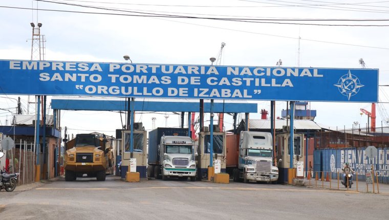 La Empornac es el segundo puerto más importante del país y es la salida a la costa atlántica. (Foto Prensa Libre: Hemeroteca) 