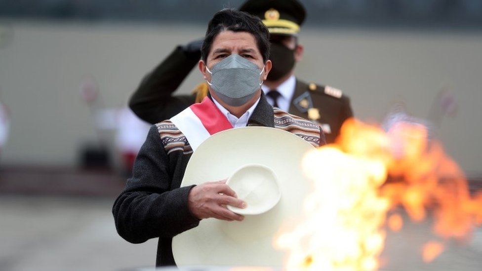 ¿Cómo resolverá Pedro Castillo la polémica que ha desatado su primer gabinete?