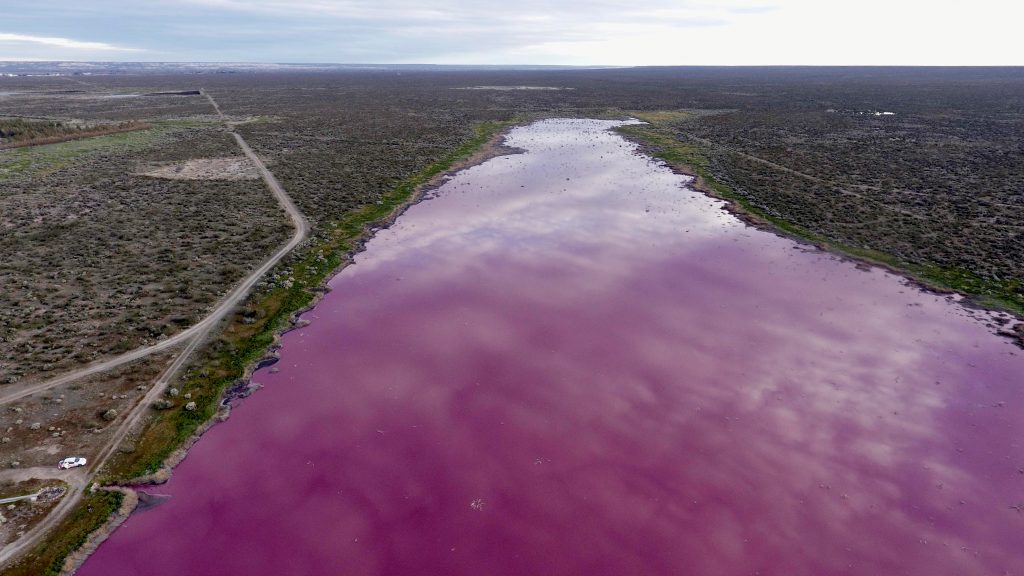 Los pobladores piden al gobierno argentino actuar por la contaminación. (Foto Prensa Libre: EFE)