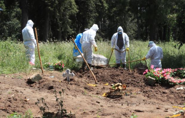 Área para fallecidos por covid-19 en el Cementerio La Verbena. (Foto Prensa Libre: Elmer Vargas)