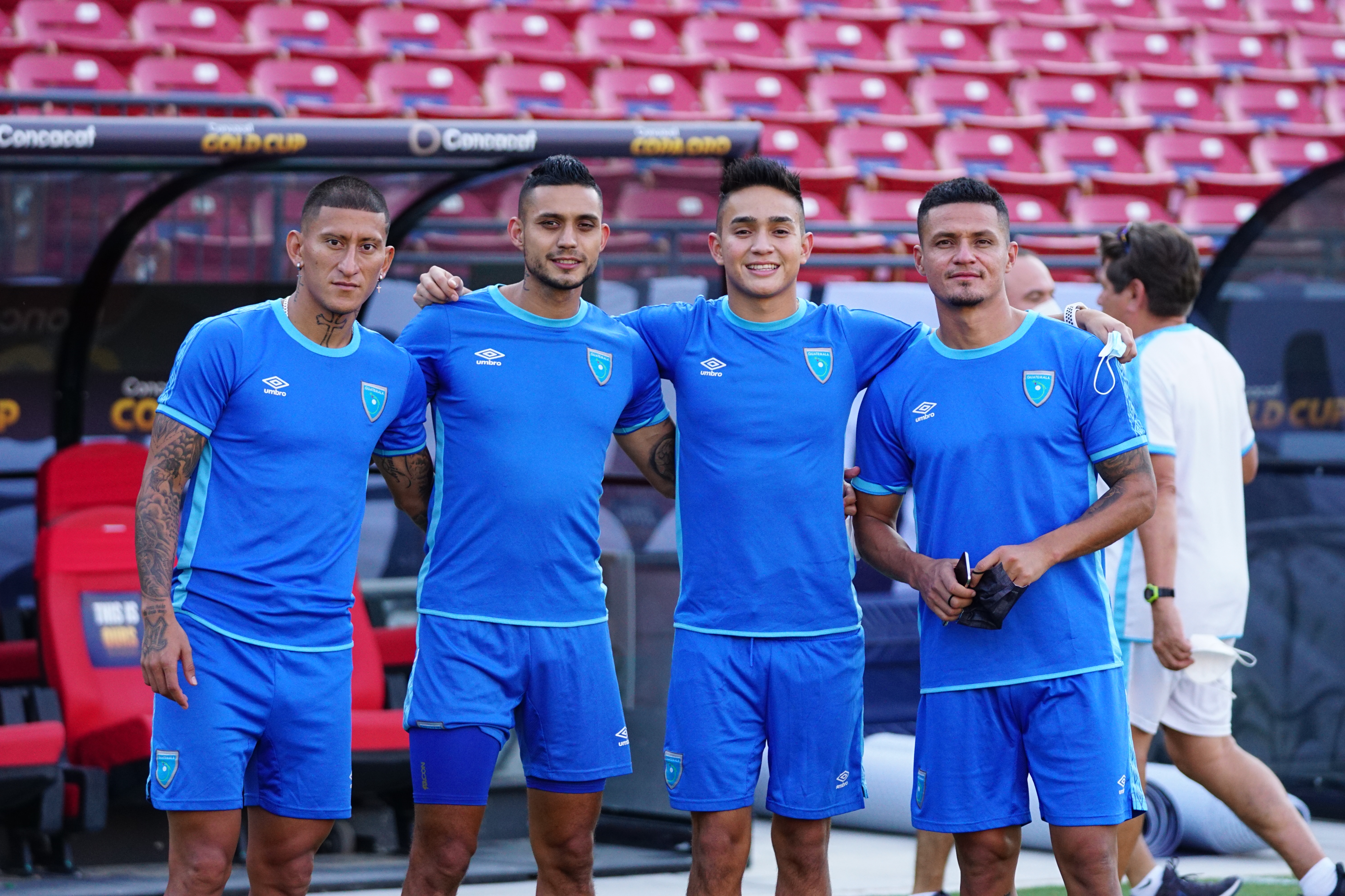 Robles, Aparicio, Santis y Arreola, en el reconocimiento de cancha en el Toyota Stadium. (Foto Prensa Libre: Cortesía Fedefut)
