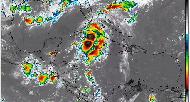 Mapa muestra el recorrido del tormenta Elsa. (Foto Prensa Libre: @cnp_insmet_cuba)