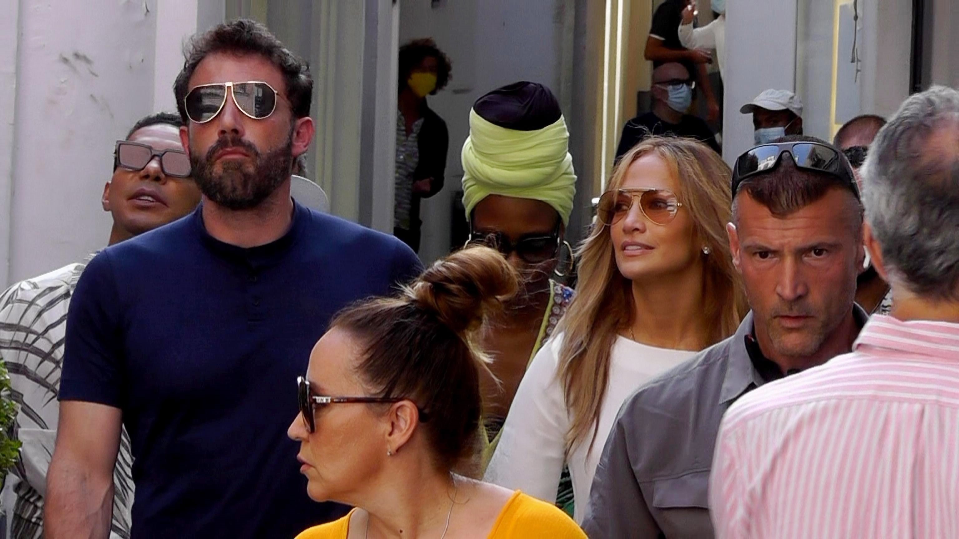 La cantante Jennifer López y el actor Ben Affleck pasan unos días de vacaciones en la paradisíaca isla italiana de Capri. (Foto Prensa Libre: EFE)