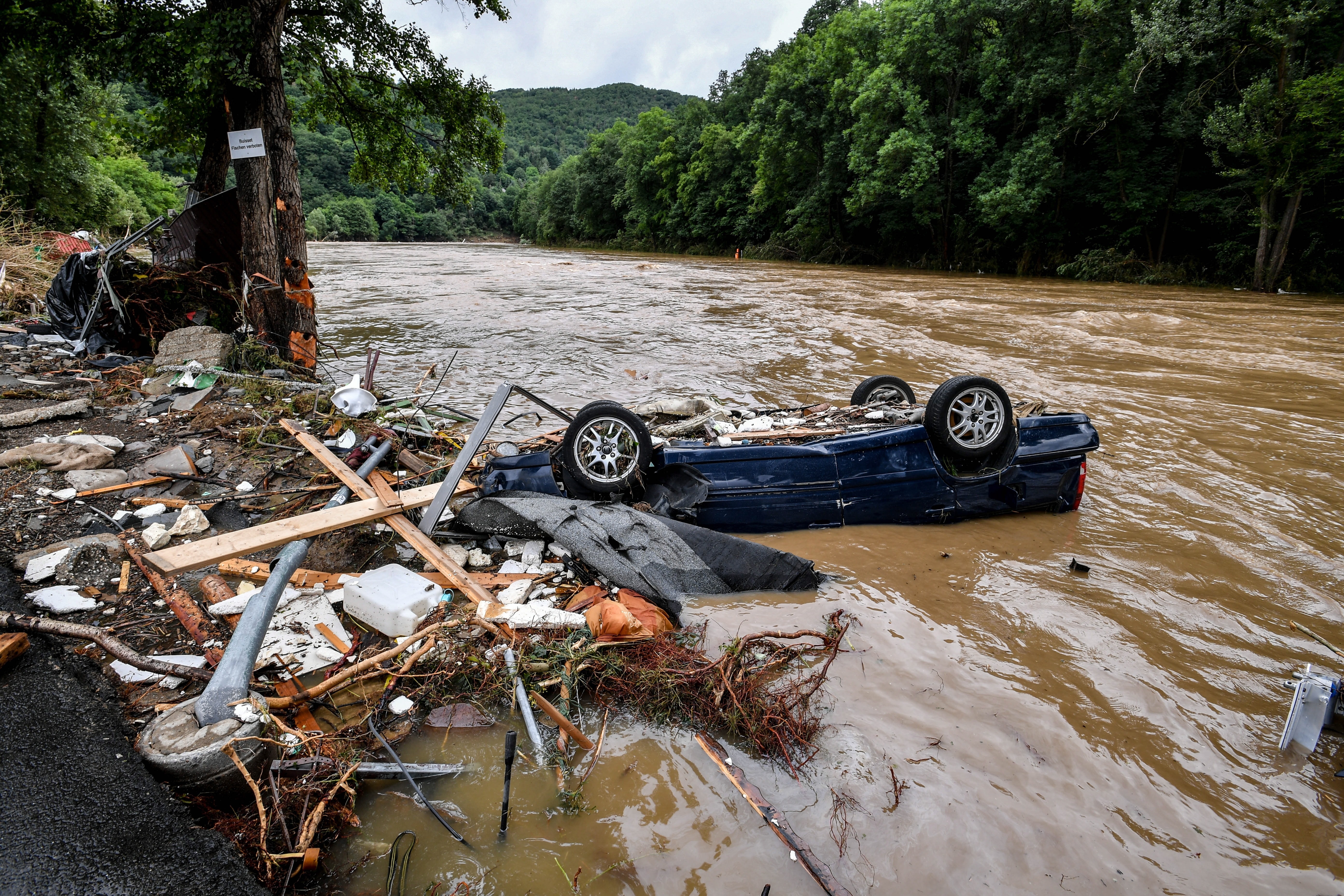 Las inundaciones registradas en Alemania este jueves 15 de julio dejaron más 40 muertos. (Foto Prensa Libre: EFE)