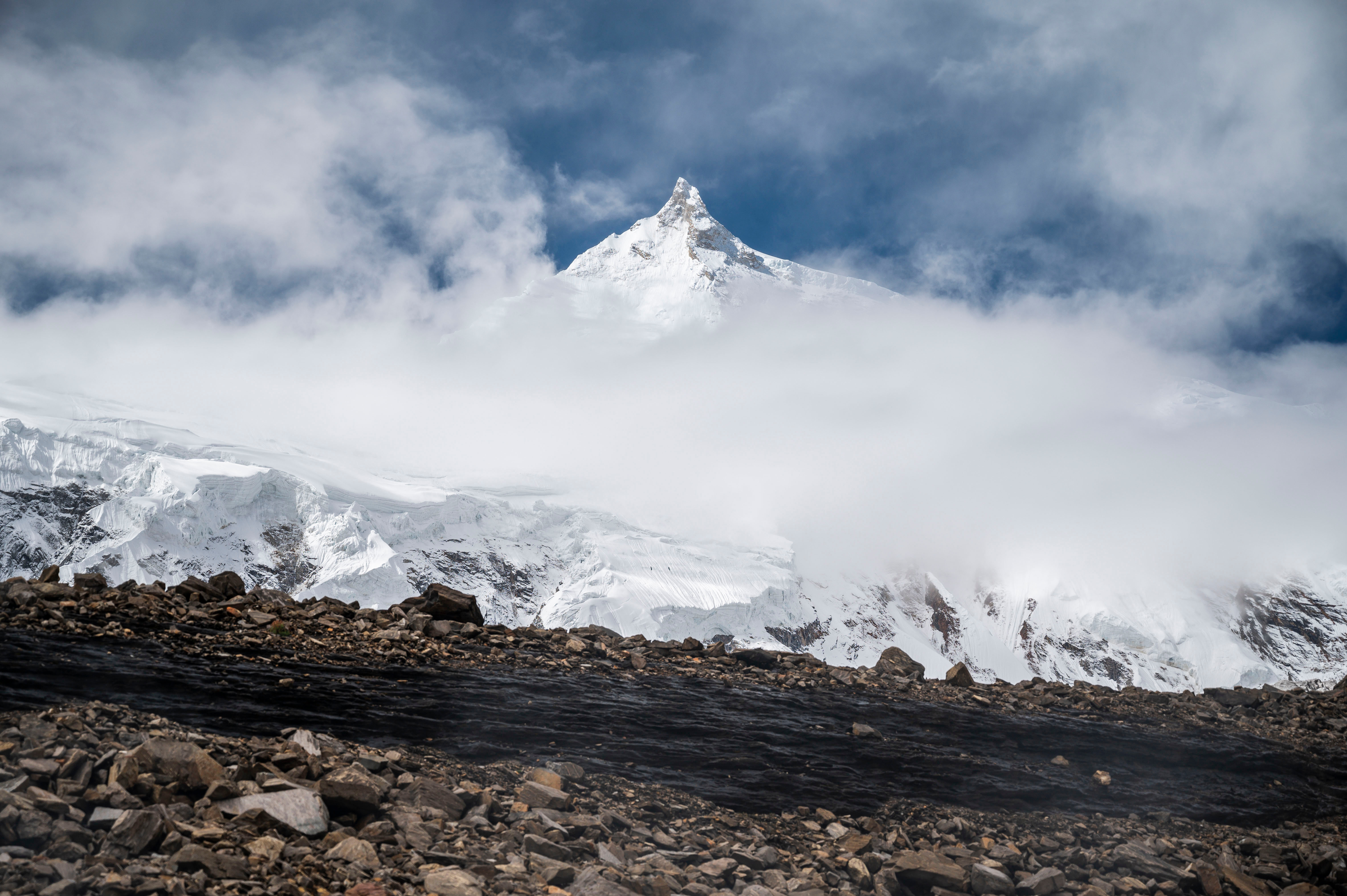  En 2016 se reportó que 175 personas dijeron haber llegado a la cumbre del Manaslu. Ninguno lo hizo, dicen expertos hoy. (Marton Monus/EPA, vÍa Shutterstock) 