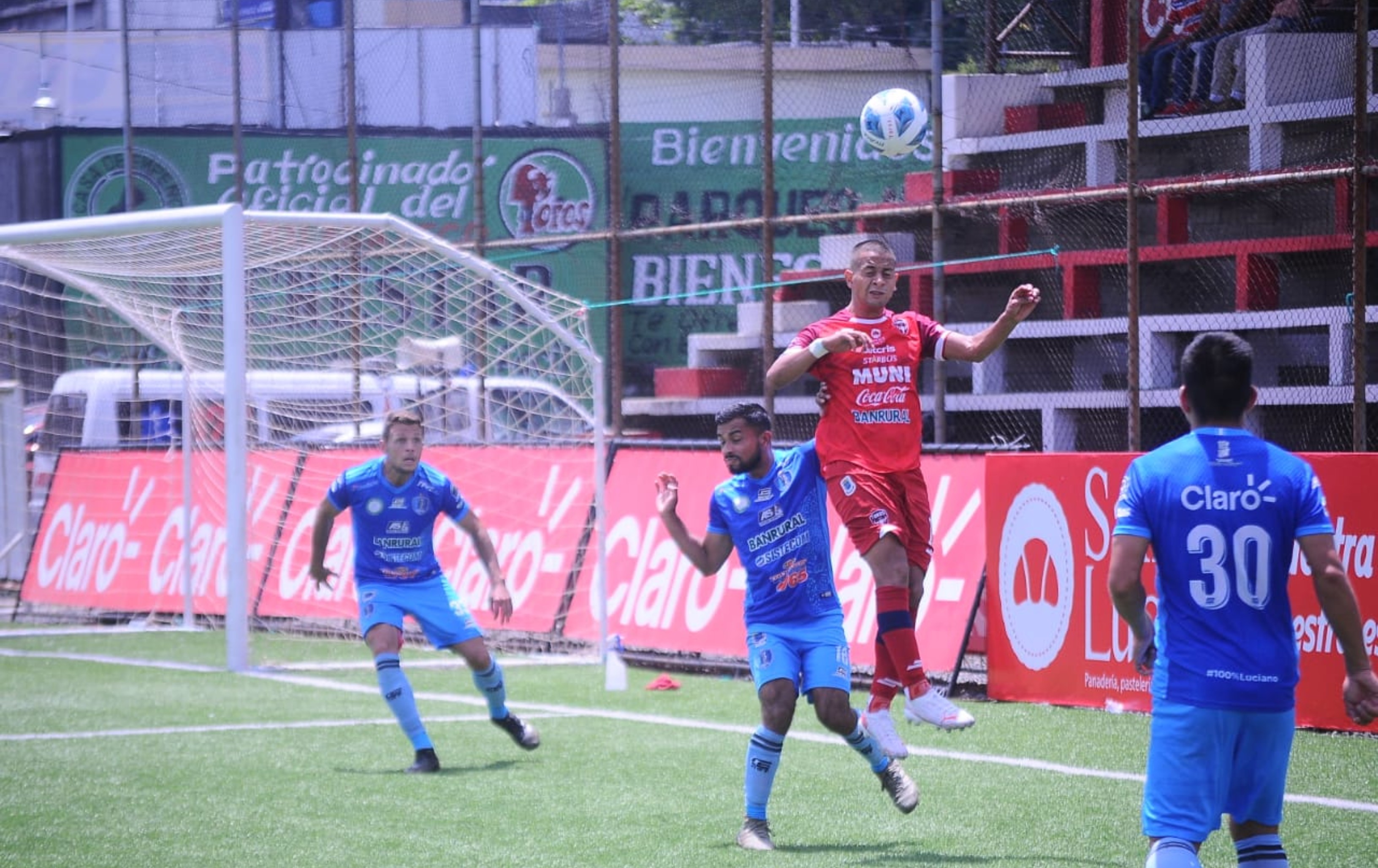 El campeón Santa Lucía remontó en Malacatán ante los toros. Los vencieron 1-2. Foto Malacateco Oficial