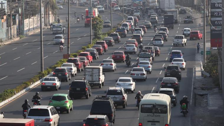 El impuesto de circulación debe pagarse entre el 1 de enero y el 31 de julio de cada año. (Foto Prensa Libre: Hemeroteca PL)