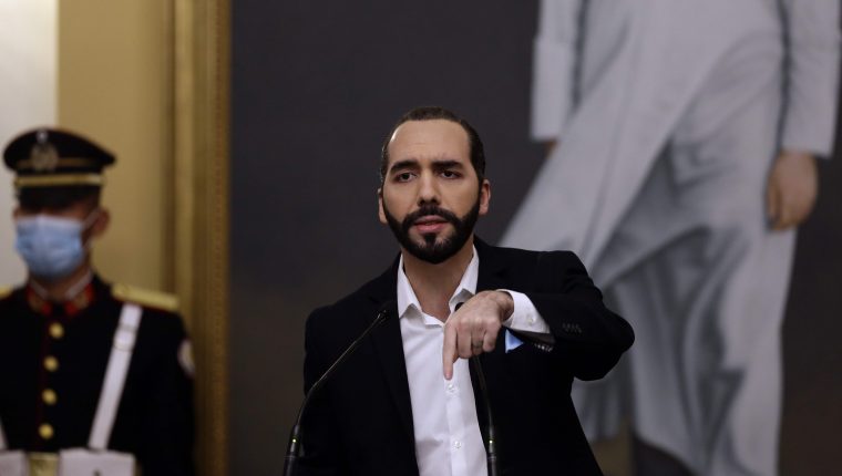 El presidente de El Salvador, Nayib Bukele, anunció avances en el proceso de vacunación de su país. (Foto Prensa Libre: Hemeroteca) 