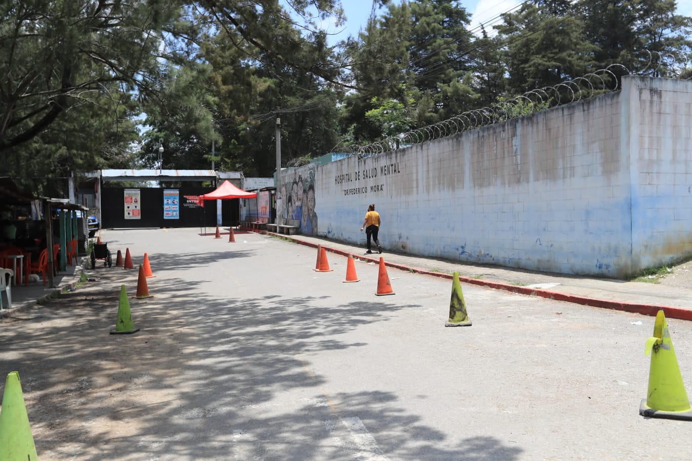 Un brote de coronavirus dentro del Hospital de Salud Mental agrava la situación para los pacientes. (Foto Prensa Libre: Byron García)