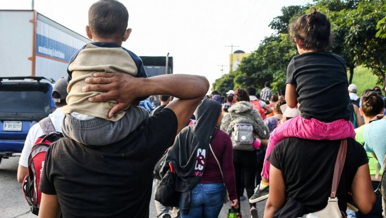 Mejorar las condiciones de vida y oportunidad de empleo puede ayudar a disminuir la migración pero se requieren más acciones de parte del país, refieren. (Foto, Prensa Libre: Hemeroteca PL).