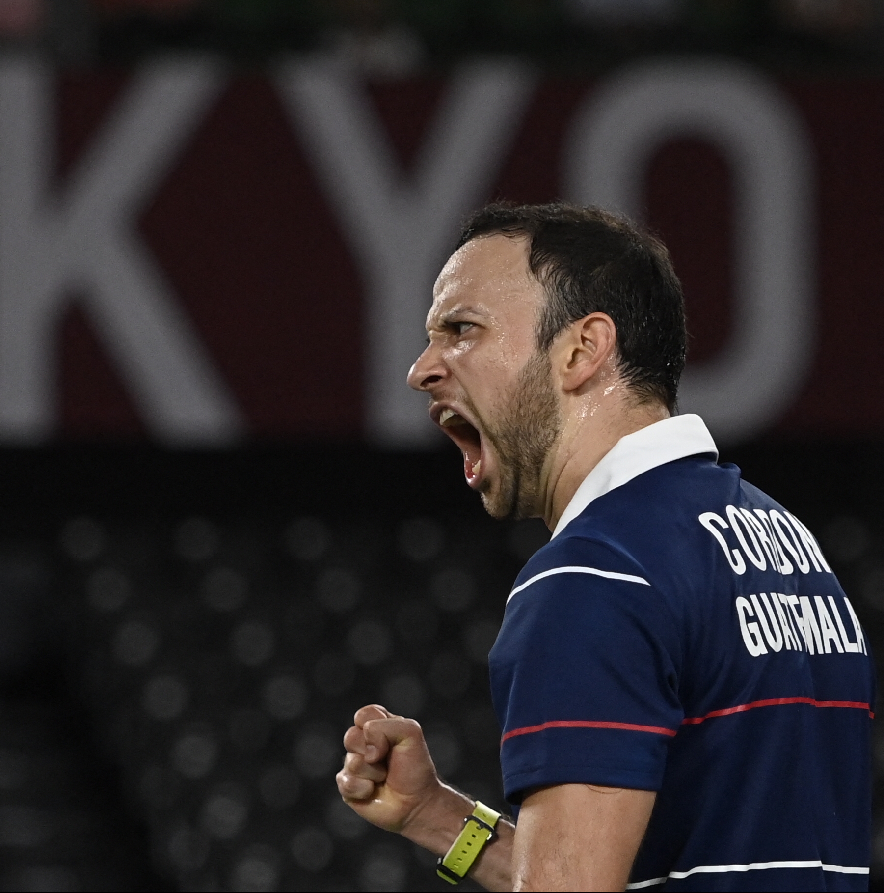 Kevin Cordón luchó hasta el final por la medalla de bronce ante Anthony Sinisuka Ginting, un duro rival de Indonesia Foto Prensa Libre: AFP.