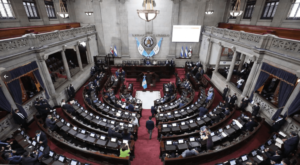 Hasta ahora solo una iniciativa se ha presentado formalmente para que las compras contra la pandemia se hagan por excepción. Fotografía: Congreso.