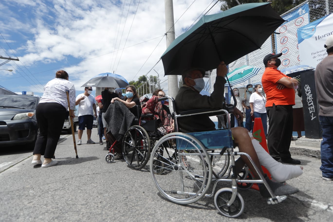 La Agei ve con preocupación el lento avance de las vacunas, aunque haya existencia de fármacos. (Foto Prensa Libre: Esbin García)