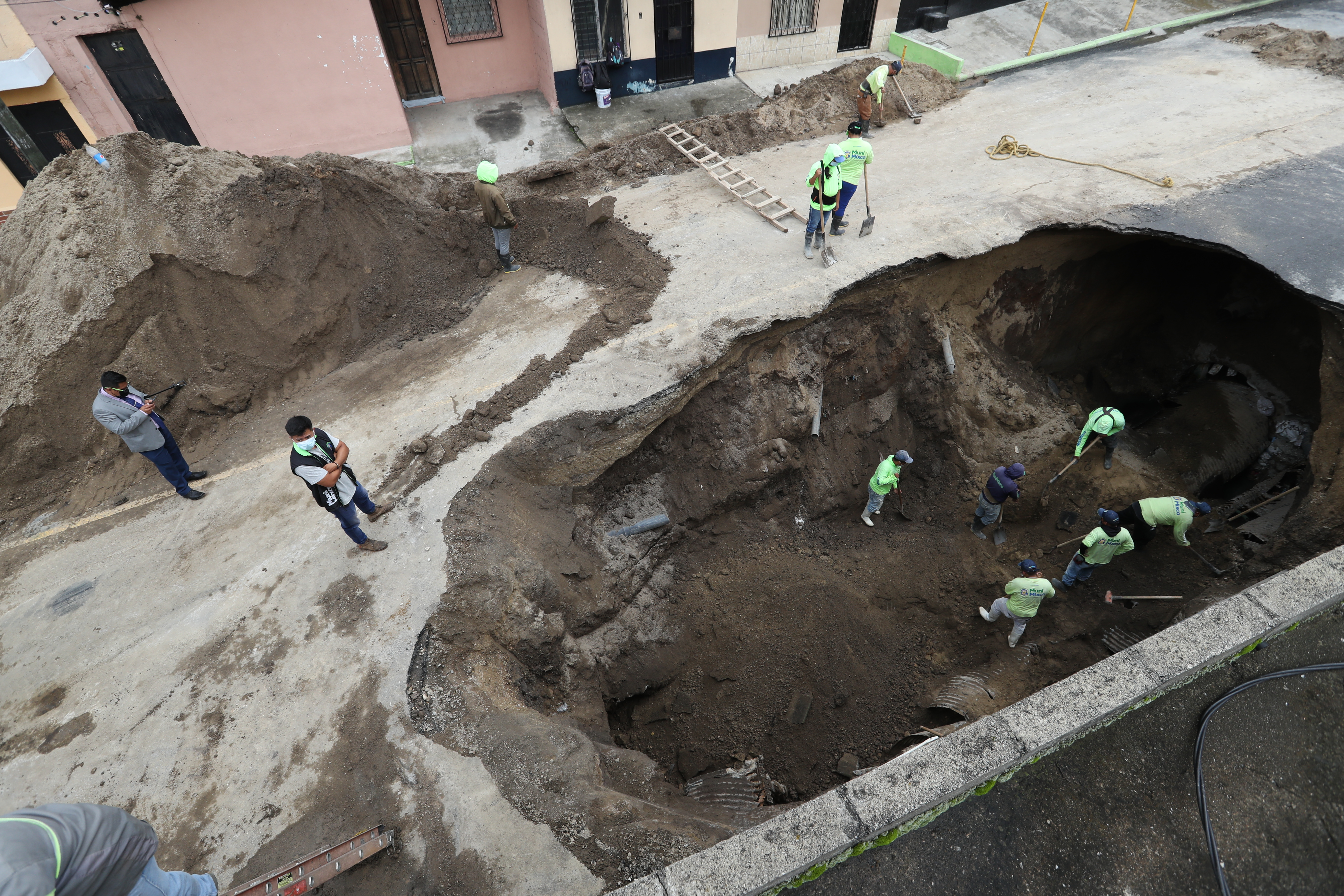 Nuevo hundimiento en la Pablo VI zona 7 de Mixco