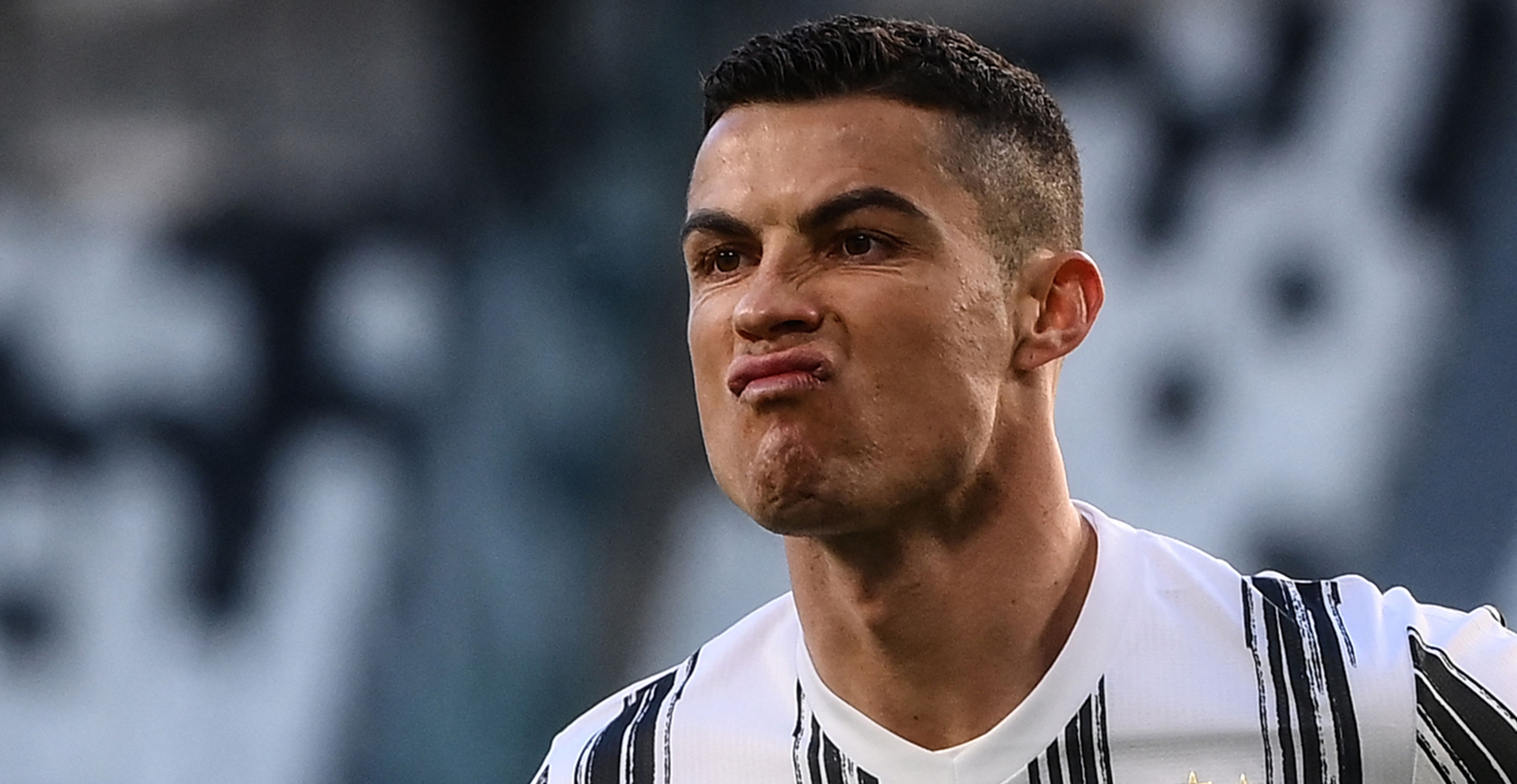 Cristiano habría aceptado el aplazo del pago de su salario mediante un contrato privado con la "Juve". (Foto Prensa Libre: AFP)