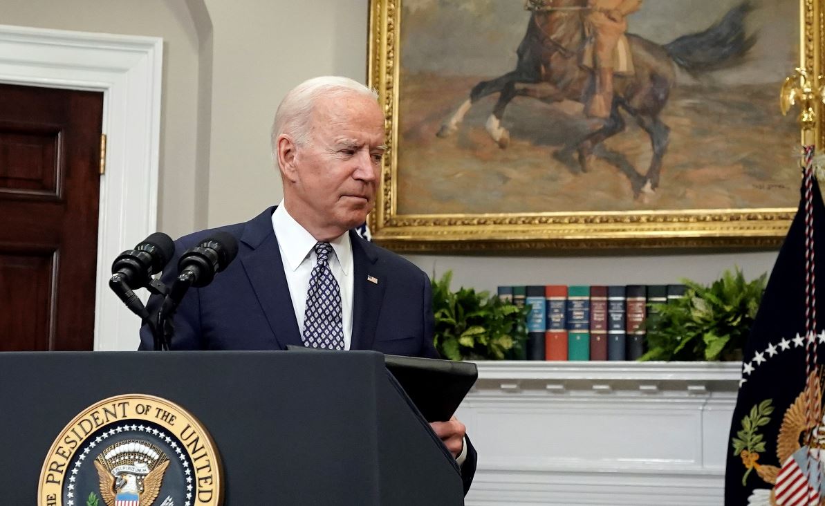 El presidente Joe Biden después de pronunciar comentarios sobre Afganistán. (Foto Prensa Libre: EFE)