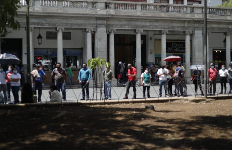 Guatemala avanza lento en el proceso de vacunación con segunda dosis contra el covid-19. (Foto Prensa Libre: Esbin García)