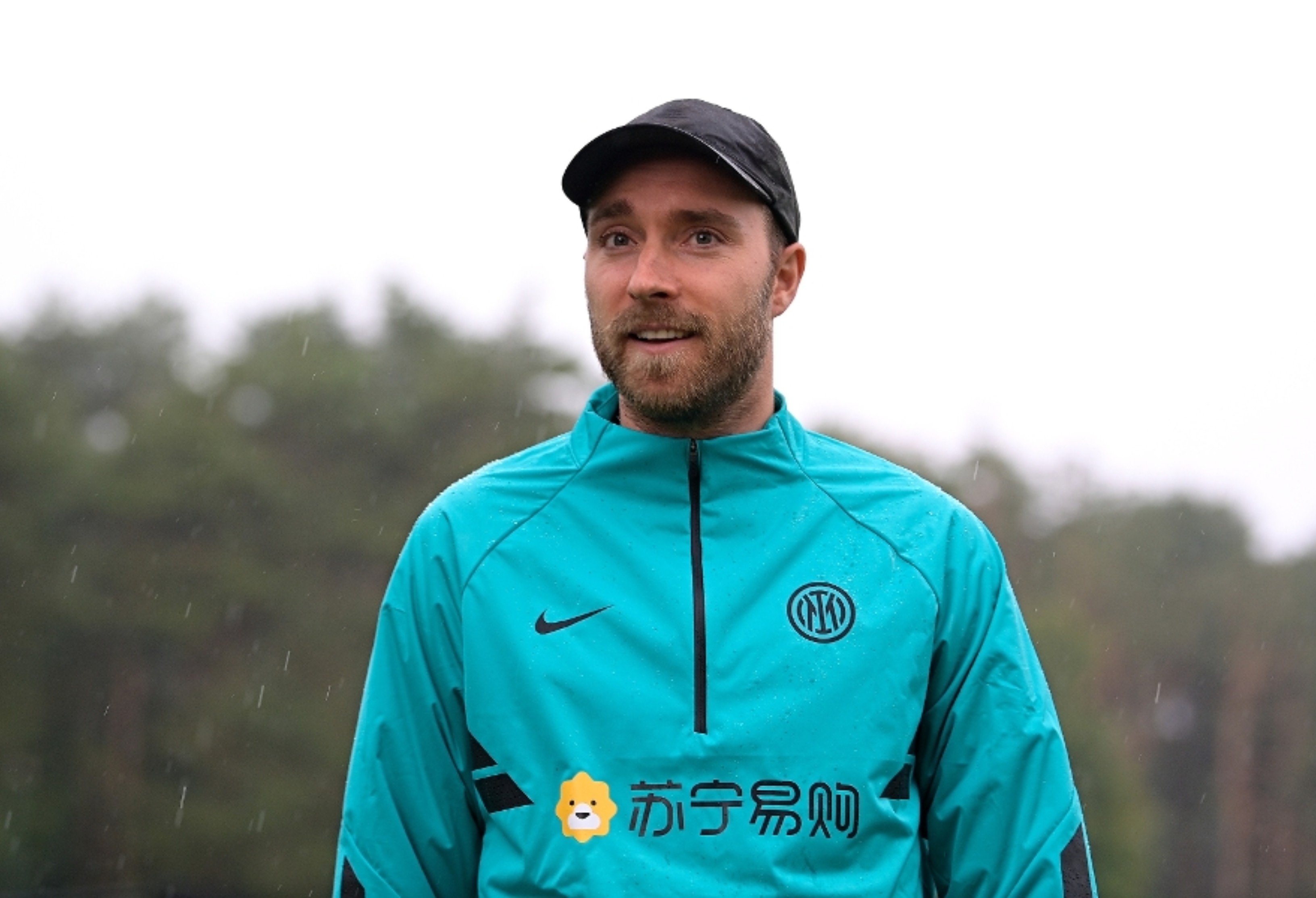 Christian Eriksen volvió a las instalaciones del Inter. El danés, que  recupera después del episodio en la Eurocopa, fue recibido en forma especial en el club italiano. Foto Prensa Libre: @Inter
 