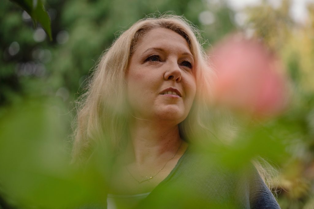 Heidi Marsh in Mulkiteo, Wash., Aug. 3, 2021. (Jovelle Tamayo/The New York Times)