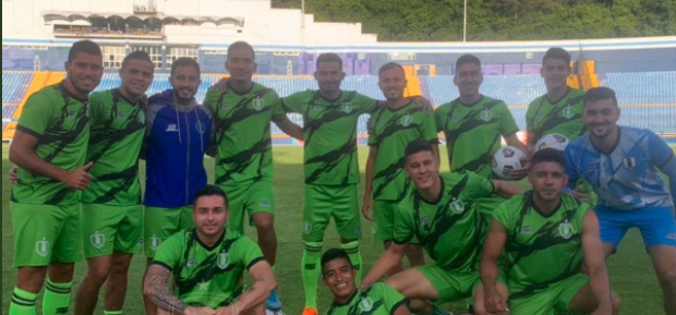 EL campeón nacional se prepara para su debut internacional. Foto Prensa Libre (Twitter; @FC_Cotz)