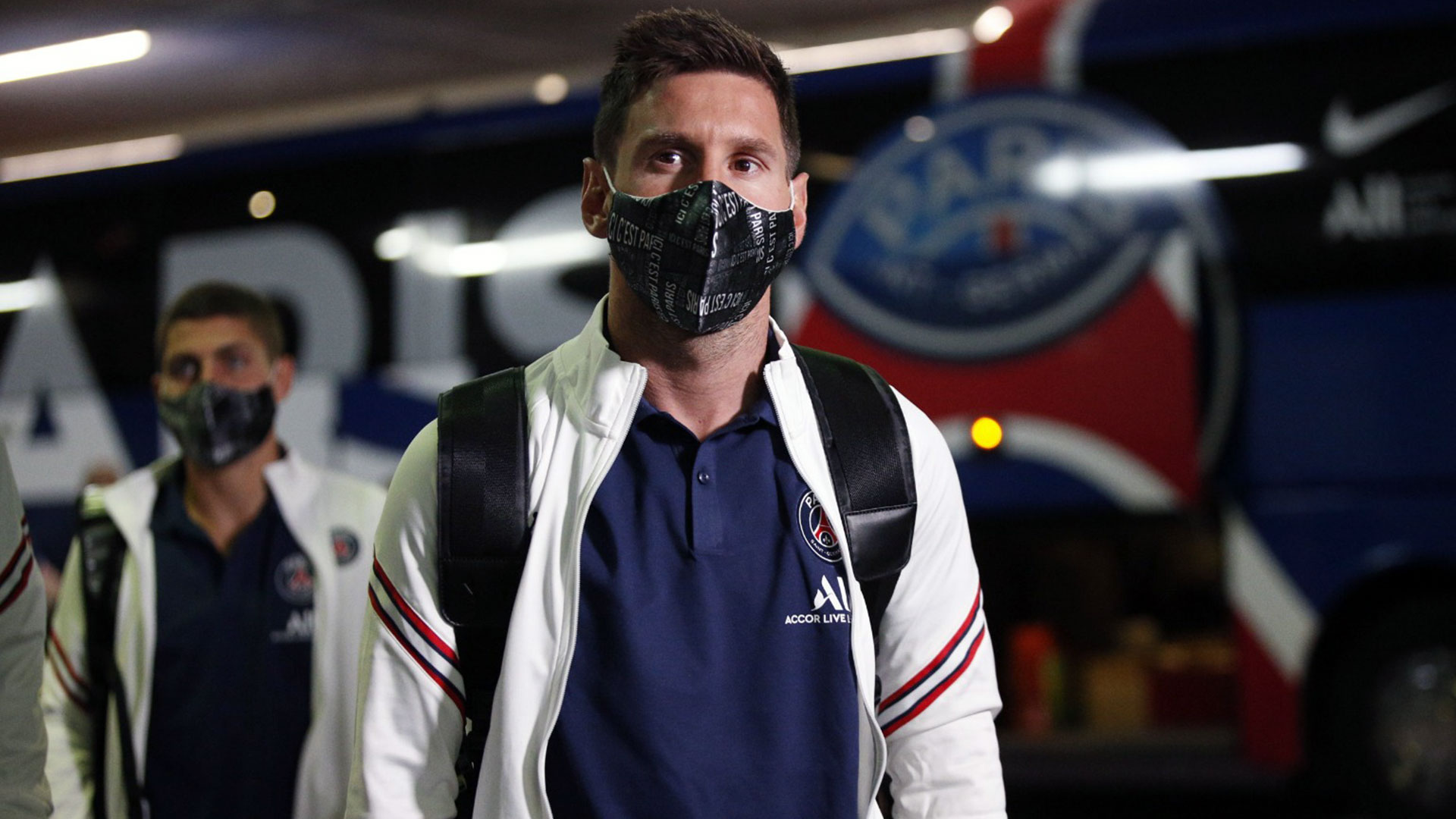 Lionel Messi junto a sus compañeros en su visita al Stade de Reims. (Foto Prensa Libre: PSG Twitter)