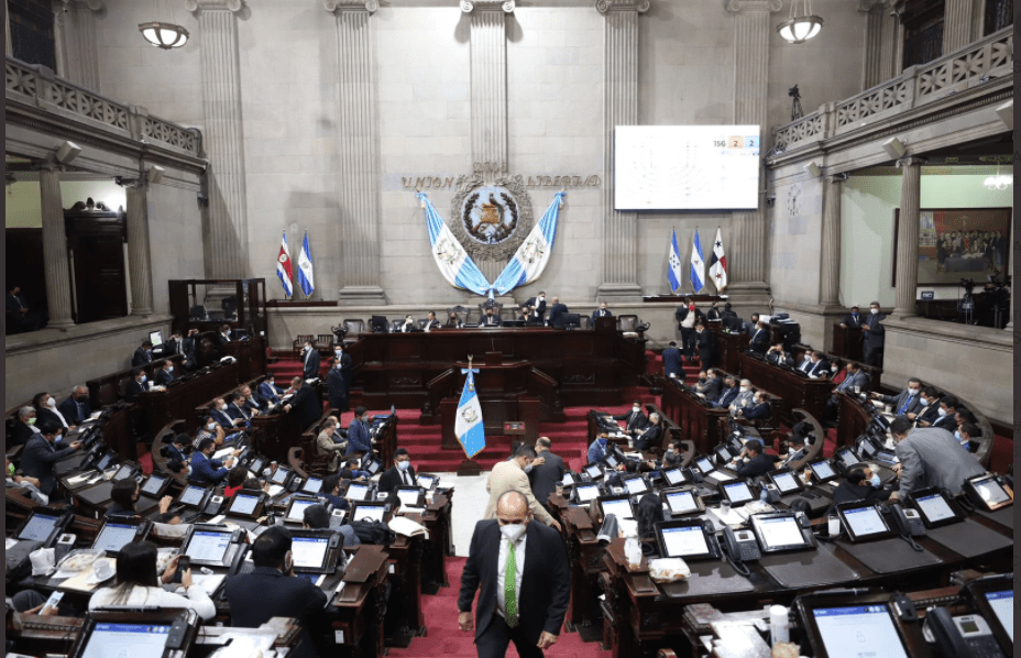 Con 103 votos a favor y solo 54 en contra quedó improbado el Estado de Calamidad solicitado por el presidente Alejandro Giammattei, Fotografía: Congreso. (Foto Prensa Libre: Hemeroteca PL)