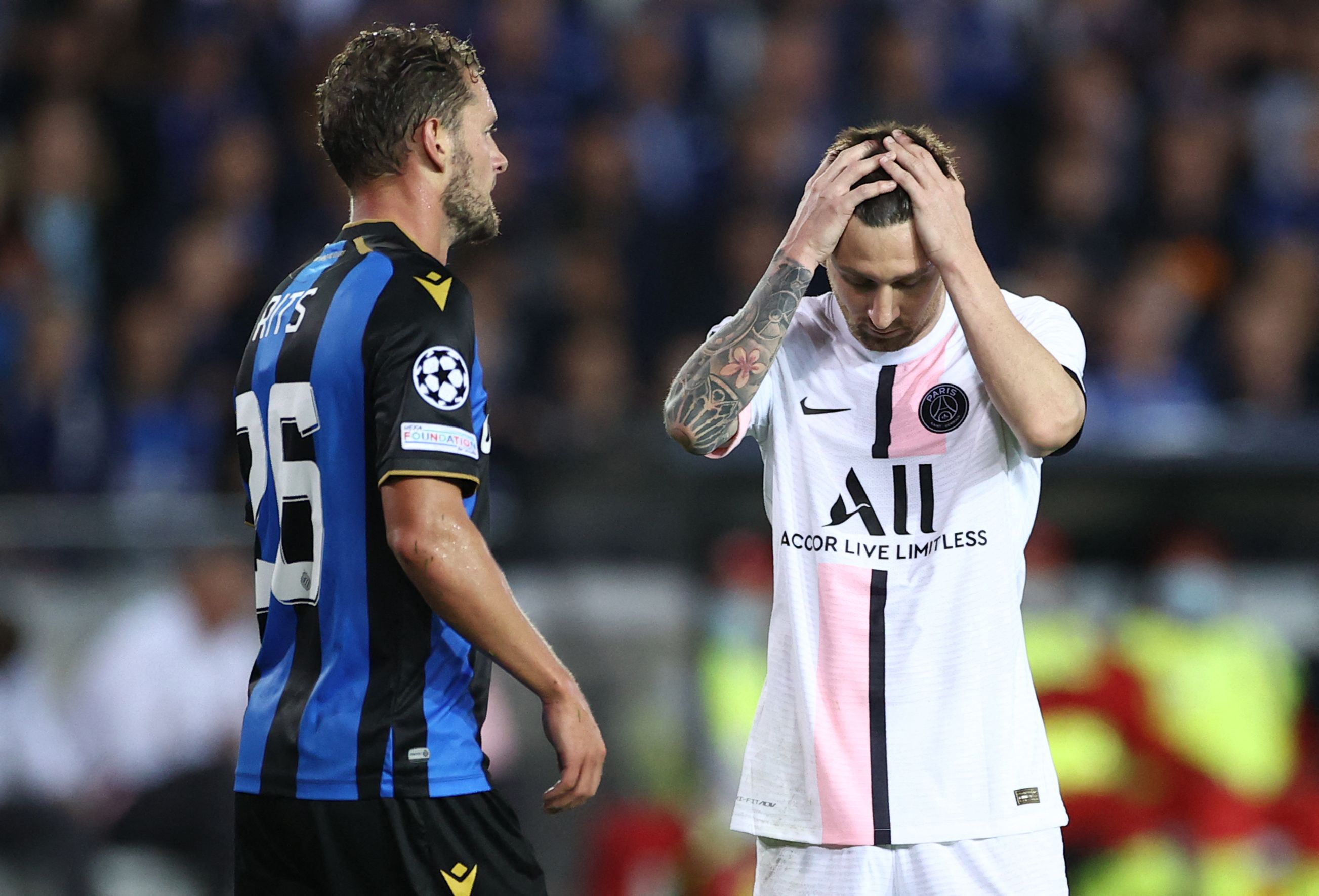 Lionel Messi se lamenta en una acción del PSG frente al Brujas, en el partido que finalizó 1-1- (Foto Prensa Libre: AFP).