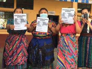 Mujeres de Sumpango, Sacatepéquez, exigen justicia por la muerte de Karen Beatriz Chiquitó. (Foto Prensa Libre: Emy Sánchez)