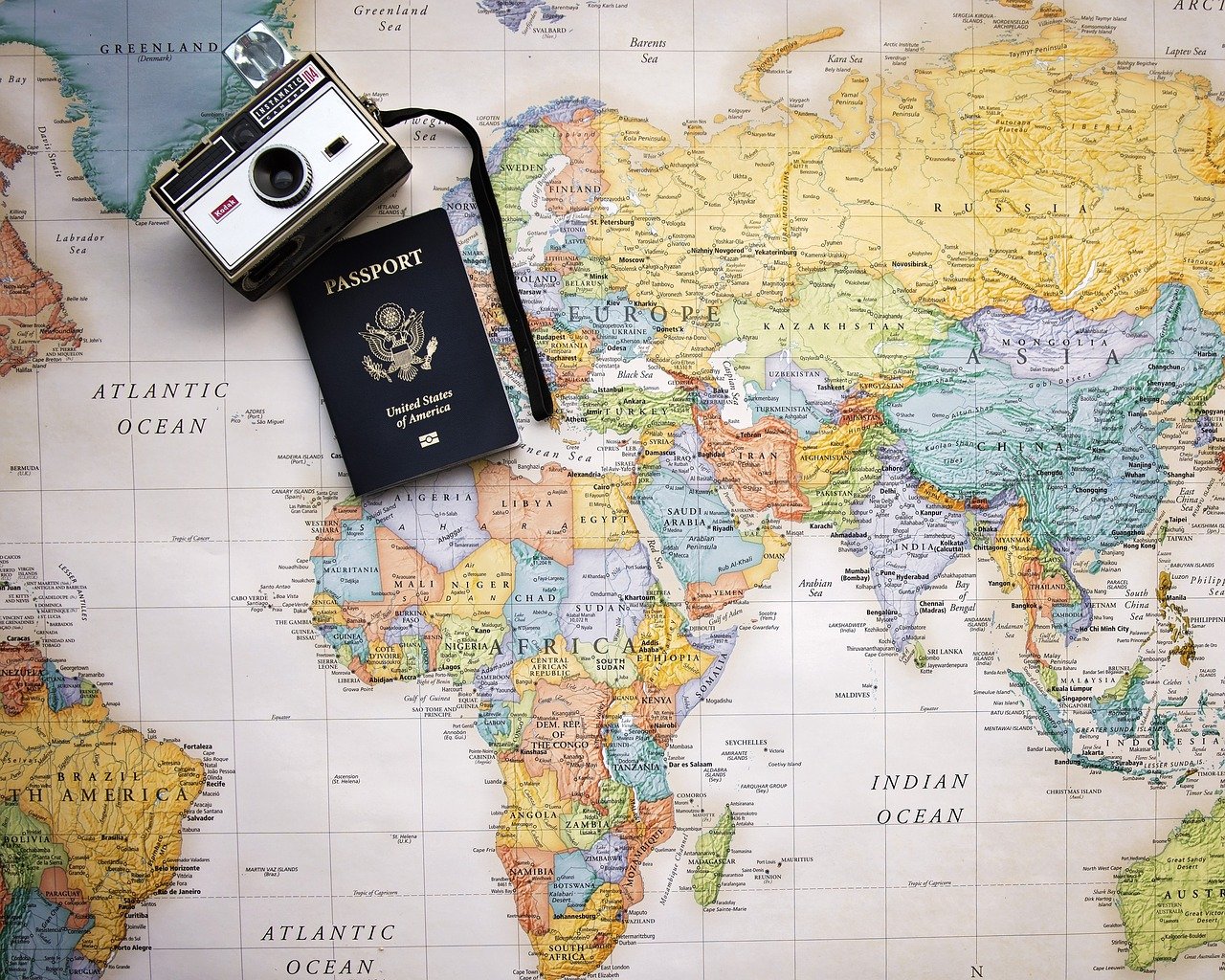 mapa y pasaporte