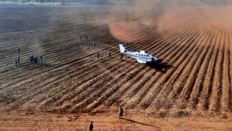 El Ministerio de Gobernación asegura que han pasado más de 100 días sin aterrizajes de narcoaviones, pero esto no necesariamente significa que ha ingresado menos droga al país. (Foto Prensa Libre: Hemeroteca PL)