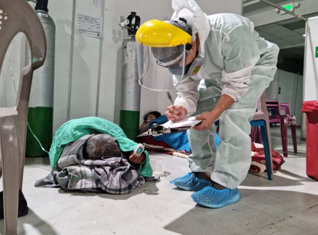 Lo más difícil, dicen médicos, es tratar a los pacientes cuando no hay medicamentos y buscar cómo ayudarlos. (Foto: Hemeroteca PL)