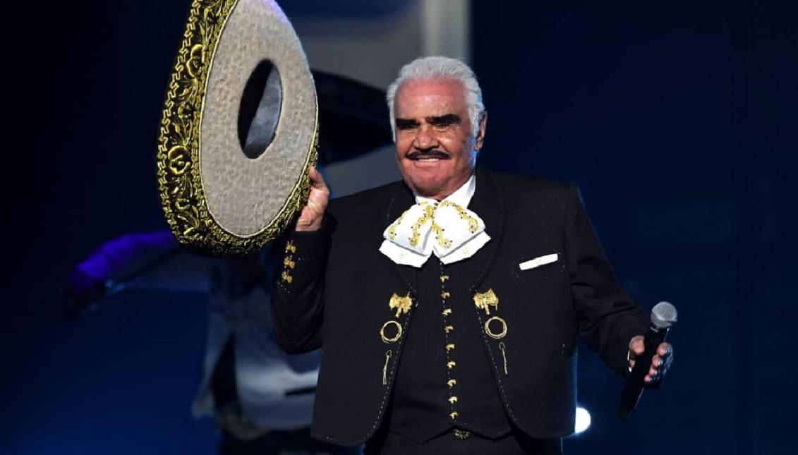 Vicente Fernández murió este domingo 12 de diciembre luego de haber estado ingresado por más de cuatro meses en un hospital de Guadalajara. (Foto Prensa Libre: AFP)