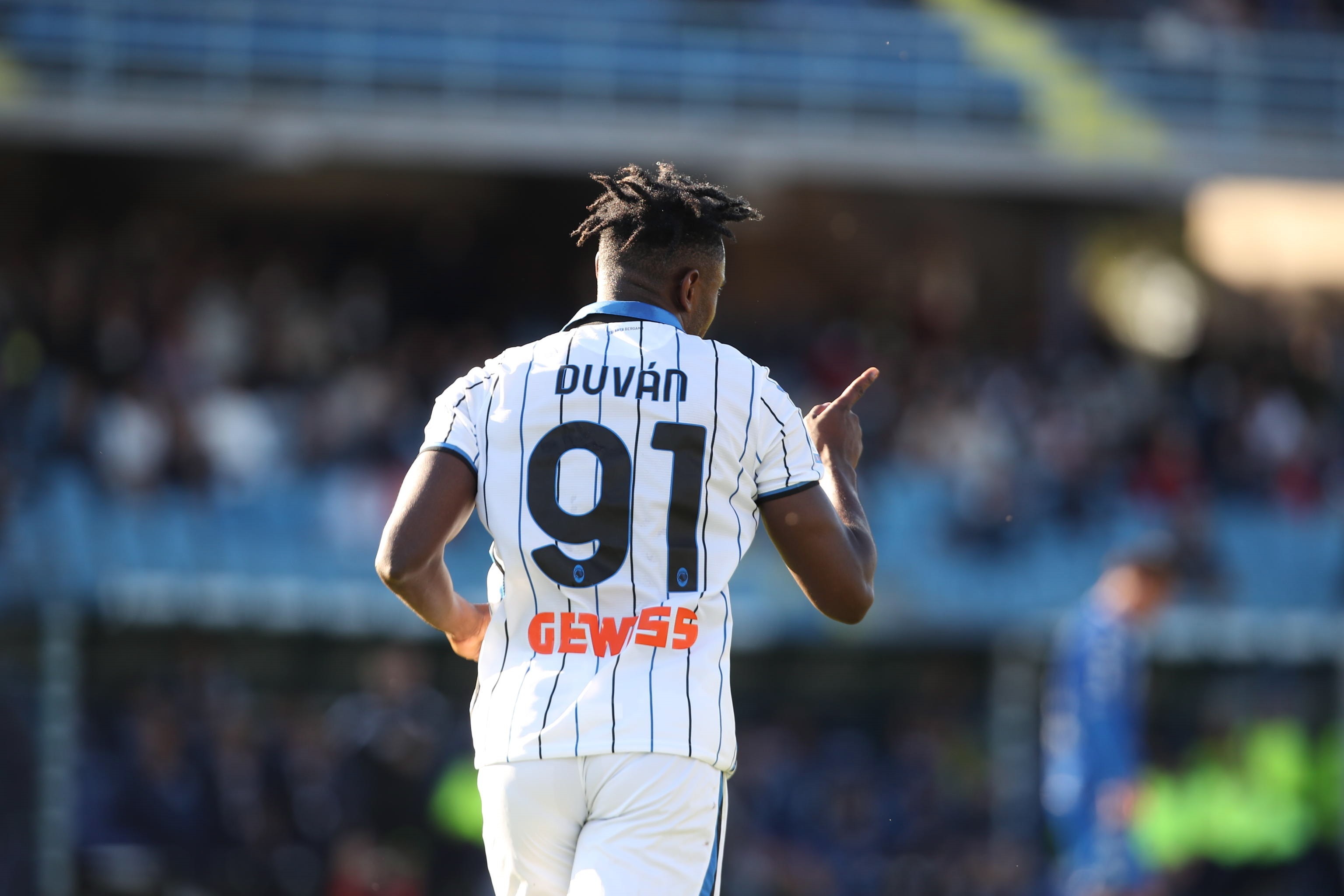 El jugador del Atalanta Duvan Zapata reacciona en el duelo ante el Empoli. (Foto Prensa Libre: EFE)