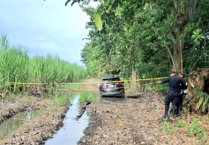 El vehículo en el que viajaban Paola Carolina Rímola Samayoa y sus dos acompañantes fue localizado en Taxisco, Santa Rosa. (Foto Prensa Libre: Tomada de VISOR GT Suroriente)