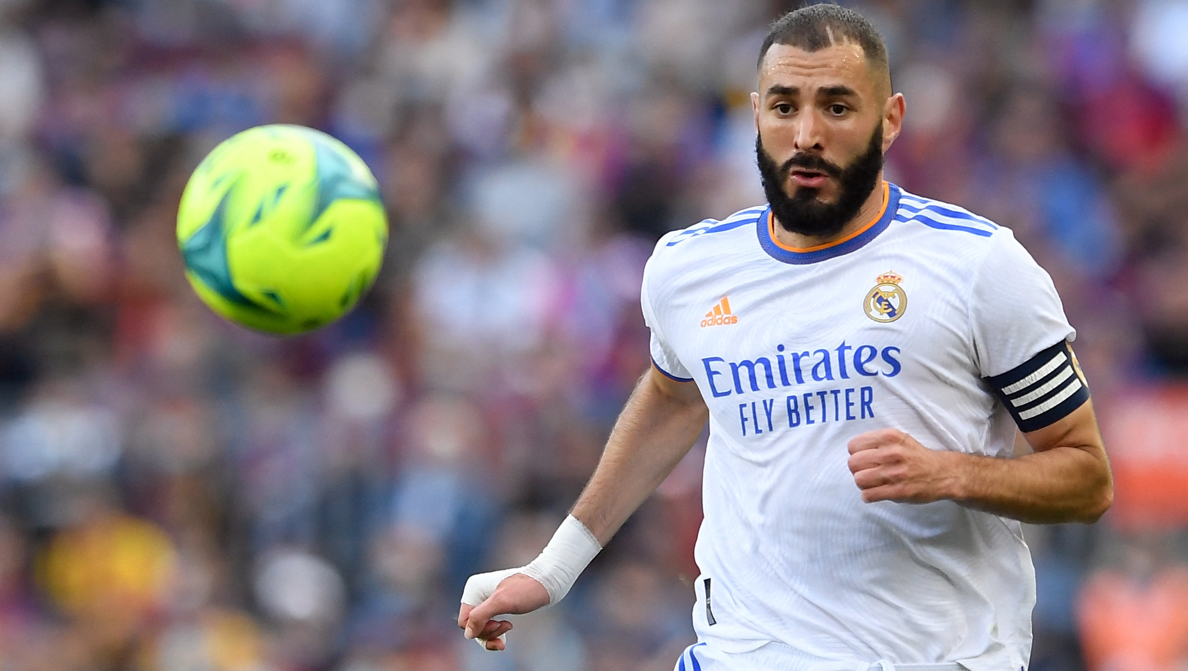 Karim Benzema es uno de los jugadores candidatos a ganar el Balón de Oro. (AFP)