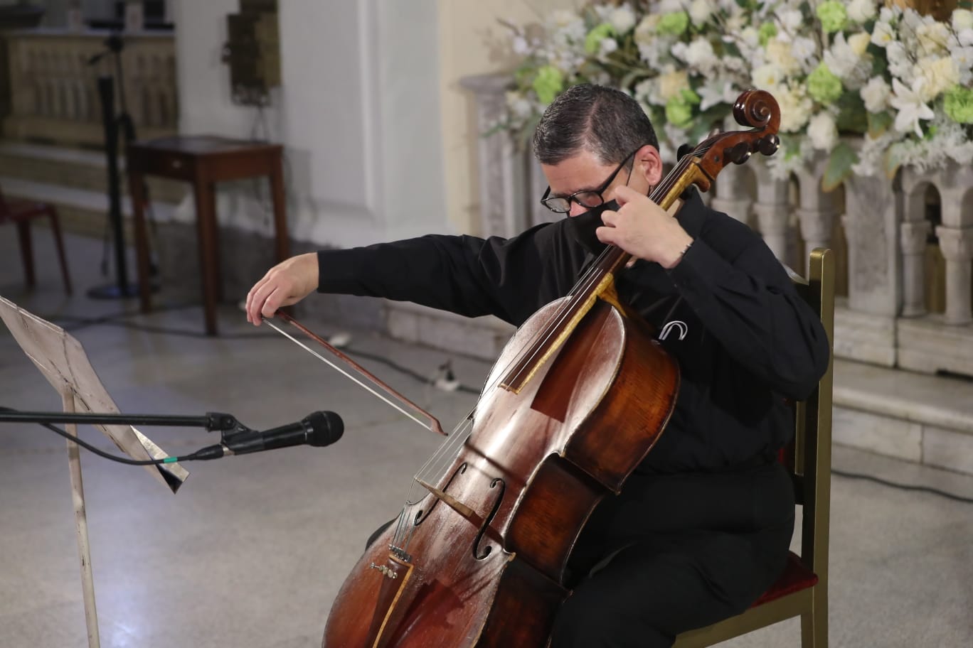 Ricardo del Carmen Fortuny durante el concierto dedicado a la Virgen del Rosario.  (Foto Prensa Libre: María José Bonilla)