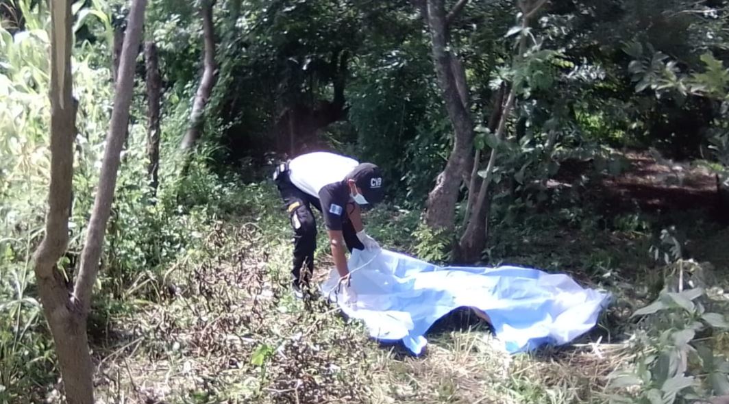 Dos de las mujeres fueron encontradas en lugares remotos y solitarios. (Foto: Bomberos Voluntarios)