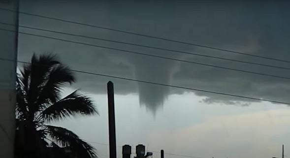 Extraño fenómeno causa temor en Cuba. (Foto Prensa Libre: YouTube)