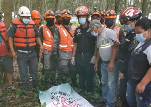 Brigadas que participaron en la búsqueda de la niña. (Foto: Bomberos Municipales Departamentales)