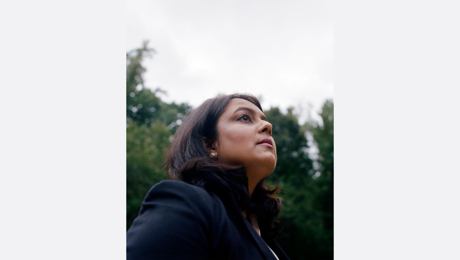 Neha Mahajan, que no ha podido trabajar debido a los retrasos en los trámites de visado relacionados con la pandemia, en Scotch Plains, Nueva Jersey, el 10 de octubre de 2021. (Elianel Clinton/The New York Times)