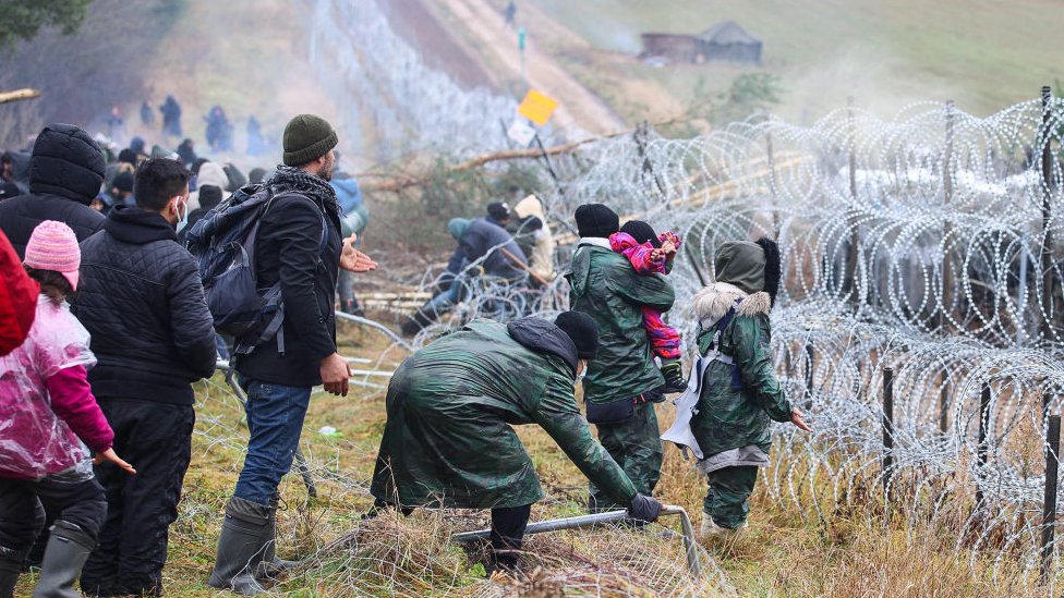 Los migrantes quieren pedir asilo en algún país de la UE.