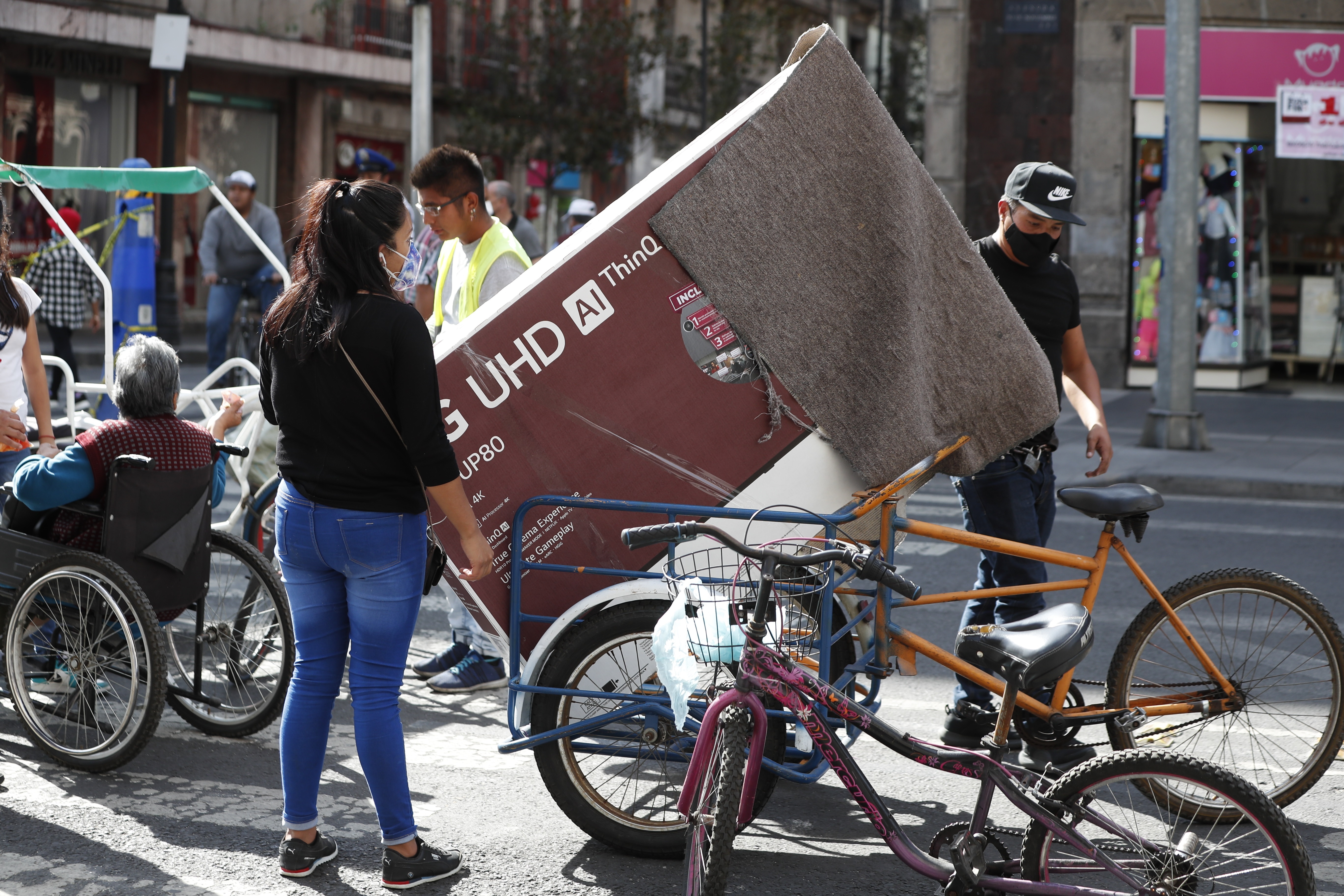 Buen Fin en México, con rebajas en muchos productos. (Foto Prensa Libre: EFE)