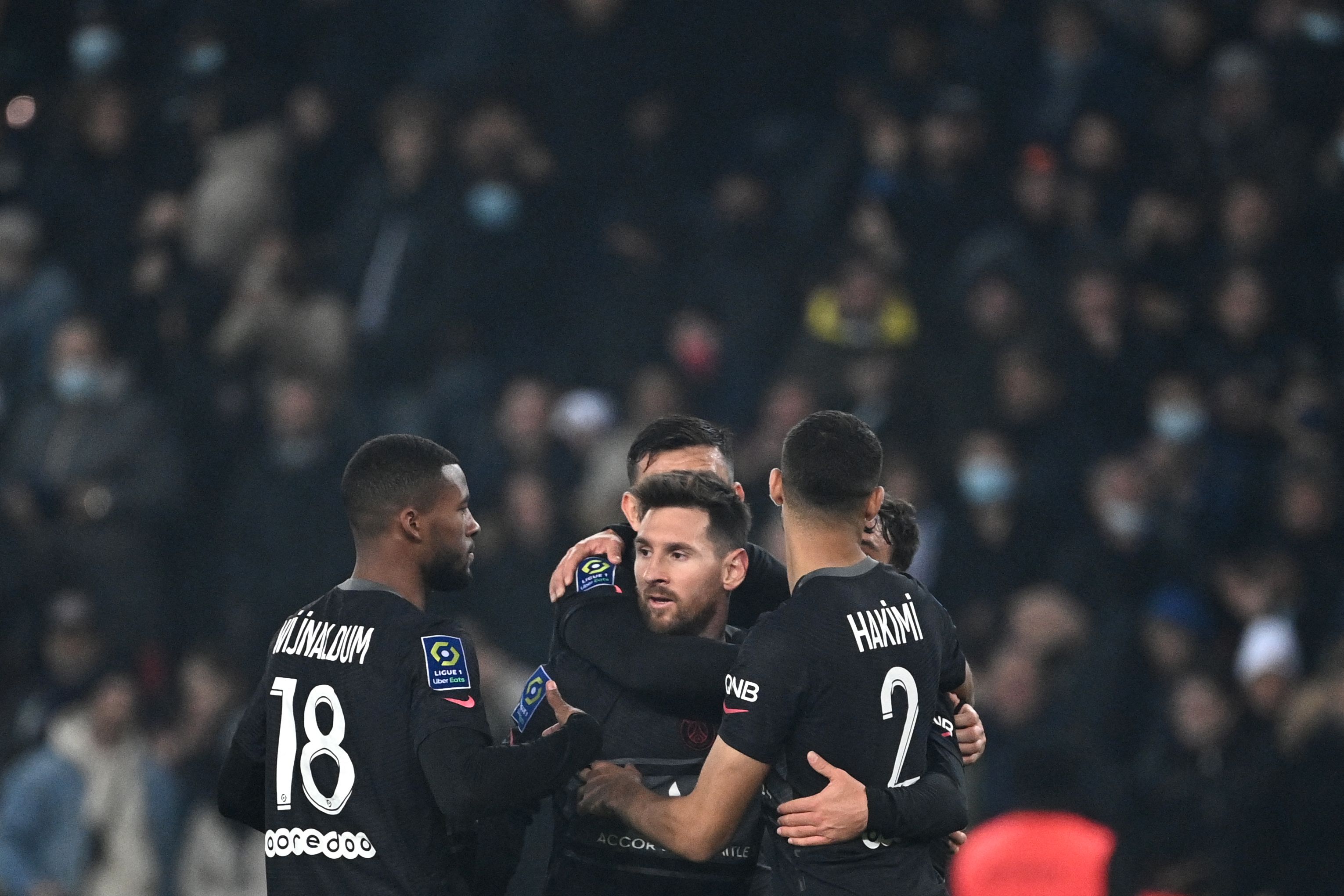 El argentino Lionel Messi (C) después del 2-1 al FC Nantes en el The Parc des Princes. (Foto Prensa Libre: AFP)