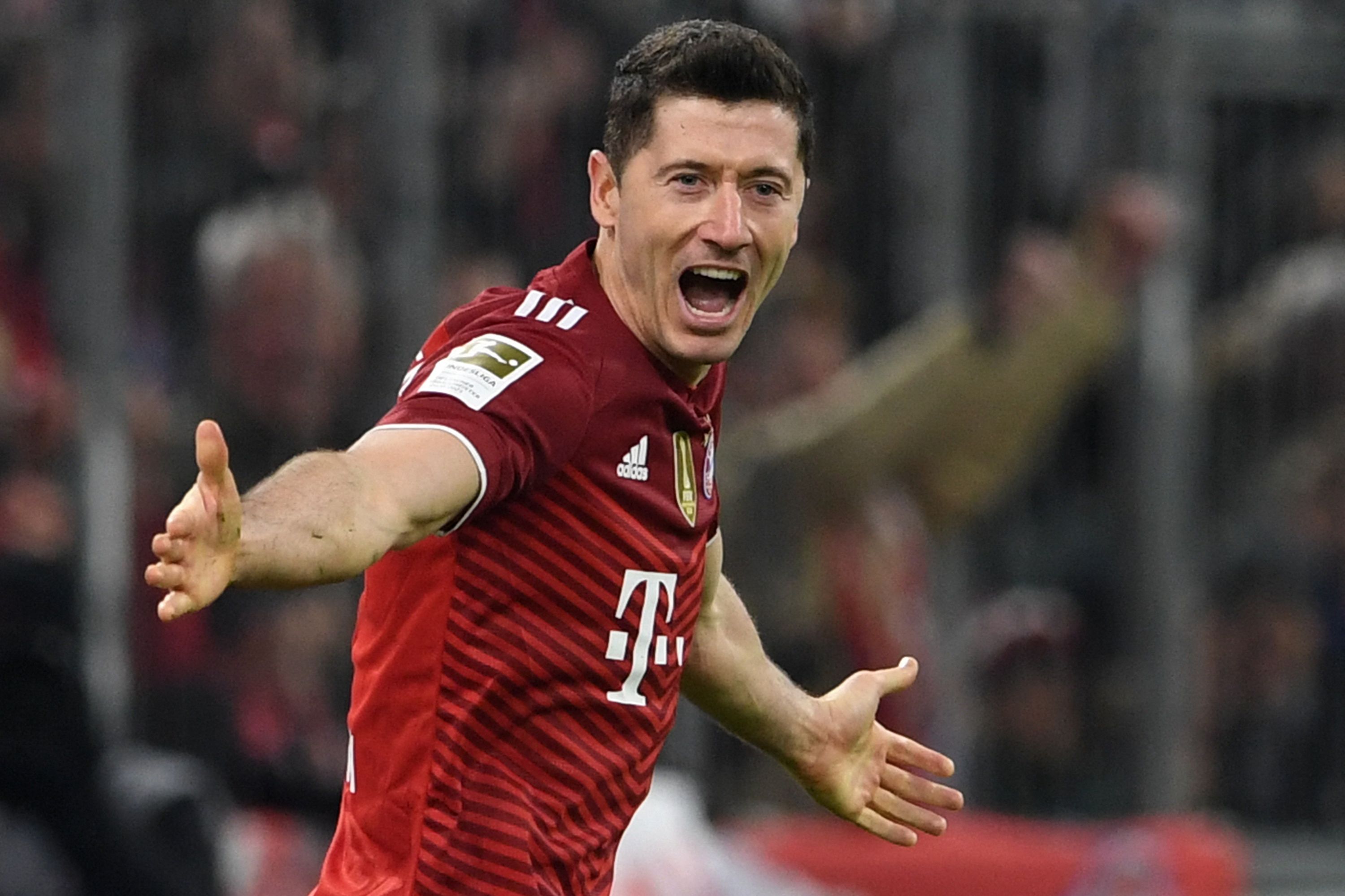 El delantero polaco del Bayern de Múnich Robert Lewandowski es un fuerte candidato a ganar el Balón de Oro. Foto Prensa Libre: AFP.