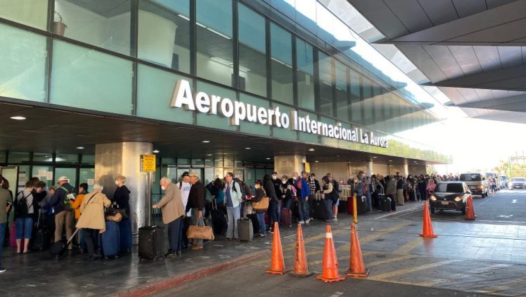 Aeropuerto Internacional La Aurora en la Ciudad de Guatemala. (Foto Prensa Libre:)