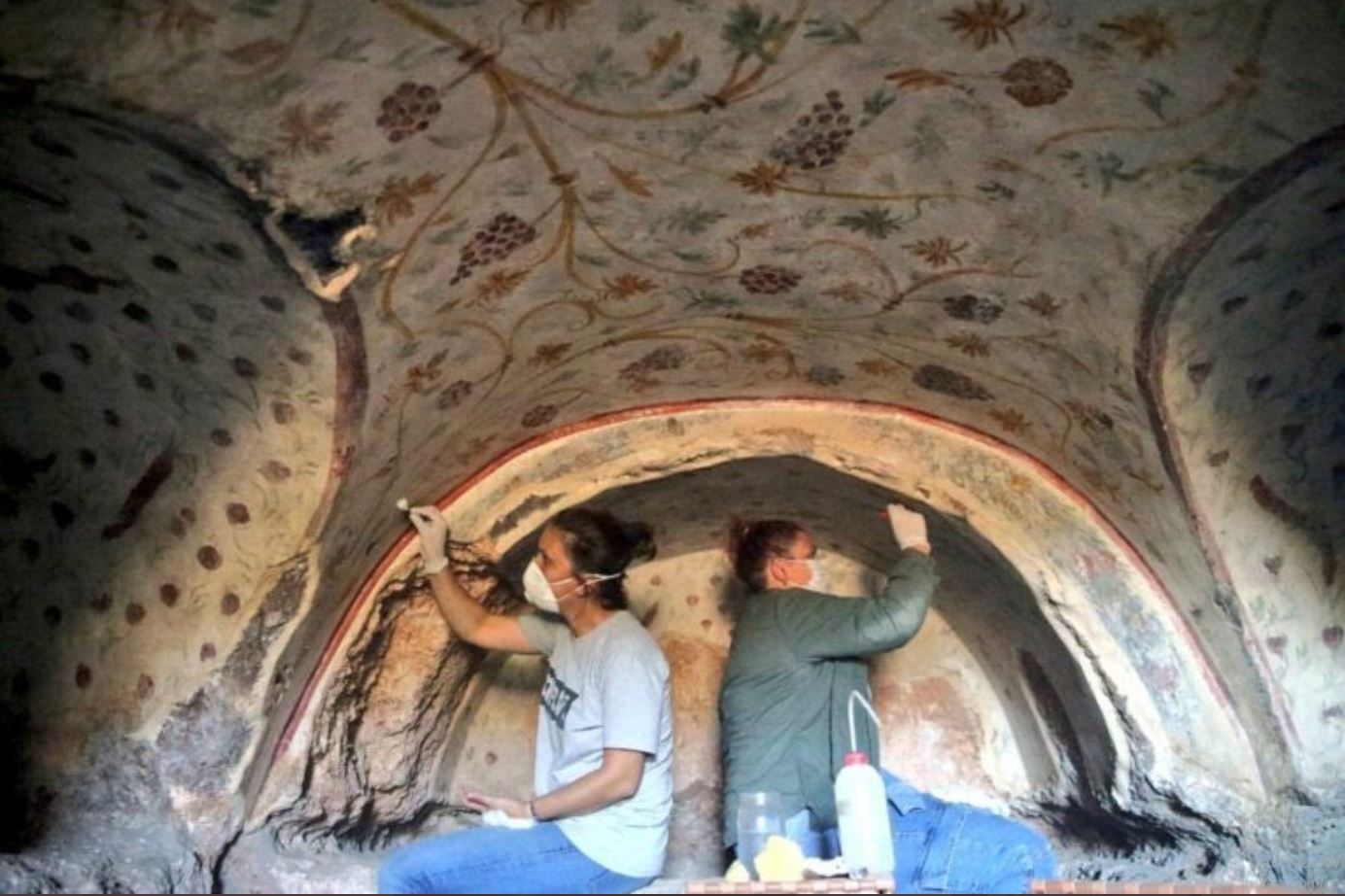 Los arqueólogos encontraron las tumbas en la antigua ciudad de Blaundus. (Foto Prensa Libre: Tomada de @viajepatrimonio)