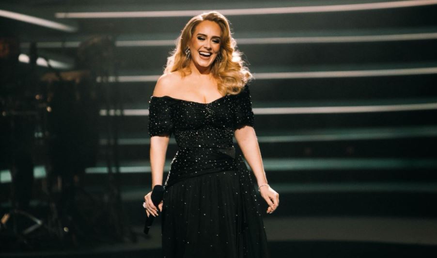 Adele se enfada con periodista y concluye entrevista. (Foto Prensa Libre: instagram.com/adele)