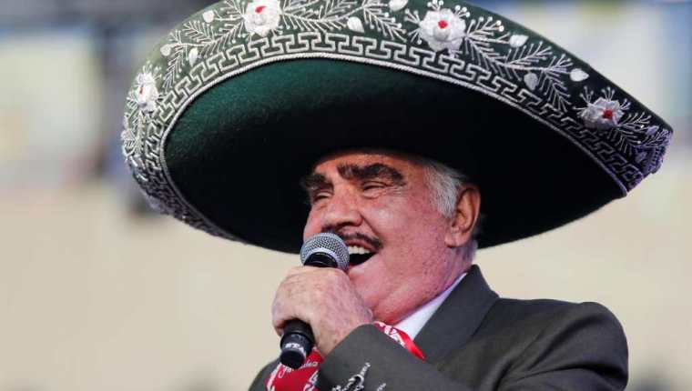 La enfermedad de Vicente Fernández le ha llevado a estados críticos.  Esta semana ha tenido una recaída preocupante para su familia, amigos y seguidores. (Foto Prensa Libre: Hemeroteca PL)